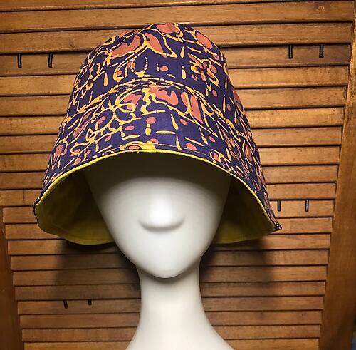 BUCKET HAT